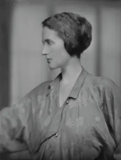 Poise Prints: Peabody, G.A. Mrs. portrait photograph, 1917 Oct. 25. Creator: Arnold Genthe