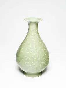 Qianlong Period Prints: Pear-Shaped Vase with Floral Scrolls, Qing dynasty, Qianlong reign mark (1736-1795)