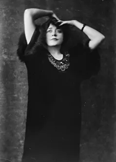Pearson, Virginia, Miss, portrait photograph, 1915 July 13. Creator: Arnold Genthe