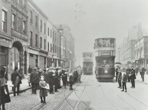 Council Prints: Pedestrians and trams in Commercial Street, Stepney, London, 1907