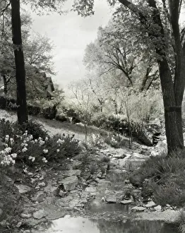 Pembroke Lane, Mission Hills, Kansas City, Missouri, 1924. Creator: Frances Benjamin Johnston