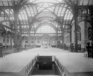 Transparency Prints: Pennsylvania station, main concourse, New York, between 1900 and 1920. Creator: Unknown