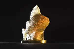Perche amber Lalique mascot. Creator: Unknown