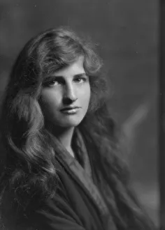 Bathrobe Prints: Perkins, Miss, portrait photograph, 1914 Apr. 23. Creator: Arnold Genthe