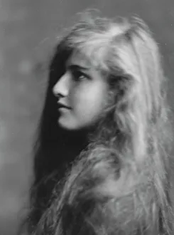 Perkins, Miss, portrait photograph, 1914 Apr. 23. Creator: Arnold Genthe