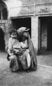 Persian woman and child, 1917-1919
