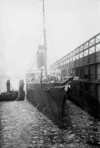 Transatlantic Prints: PHILADELPHIA, between c1910 and c1920. Creator: Bain News Service