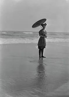 Phillips, Norma, Miss, at the beach, 1914 July 9. Creator: Arnold Genthe