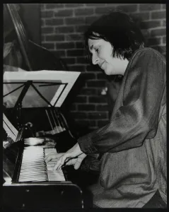 The Fairway Prints: Pianist Kate Williams playing at The Fairway