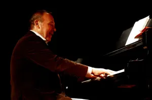 The Under Ground Prints: Pianist Ted Beament, The Under Ground, Eastbourne, East Sussex. Artist: Brian O Connor