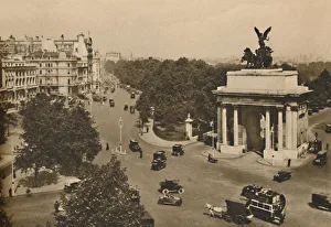 Wellesley Prints: Piccadilly and the Quadriga of Constitution Hill, c1935. Creator: Unknown