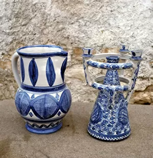 Ceramica Pintada Gallery: Two pieces of the current workshop of Muel, recovering of ancient potteries of the 15th