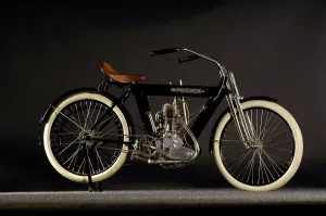 Motorcycle Racer Prints: Pierce Arrow single 1911. Artist: Simon Clay