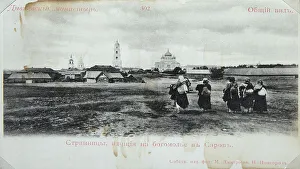 Pilgrimage Prints: Pilgrims on the way to Sarov Monastery, Russia, 1904. Artist: Maxim Dmitriev