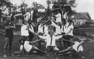 Pioneers Prints: At the pioneer camp, 1928. Creator: Unknown