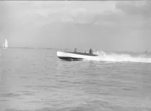 Planning motor boat Crusader, 1914. Creator: Kirk & Sons of Cowes