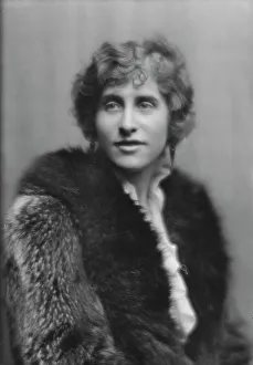 Plimpton, Albert, Mrs. portrait photograph, 1913 Dec. 18. Creator: Arnold Genthe