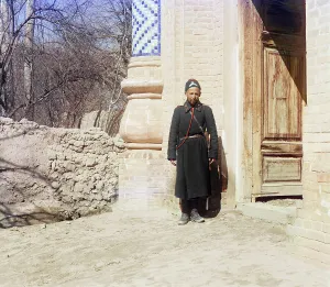 Sentry Prints: Policeman standing in front of doorway