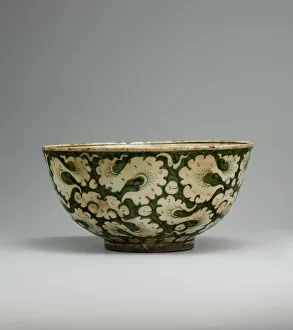 Polychrome Bowl with Cloud Decoration, Iran, late 17th-early 18th century