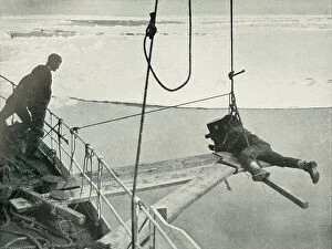 Captain Robert F Scott Collection: Ponting Cinematographs The Bow of the Terra Nova, c1910–1913, (1913)