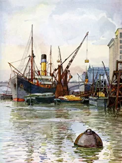 Buoy Collection: The Pool of London, 1924-1926. Artist: FP Dickinson