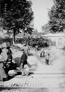 Roadworks Prints: Port Maillot, Paris, between c1915 and c1920. Creator: Bain News Service