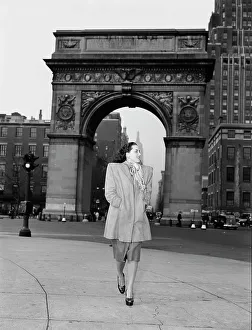 Washington Square Prints: Portrait of Ann Hathaway, Washington Square