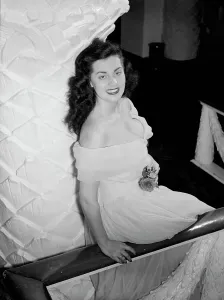 Cleavage Prints: Portrait of Betty George, Copacabana(?)