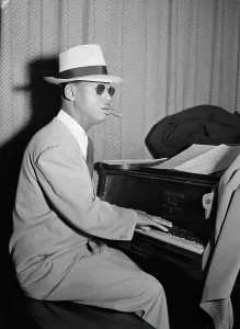 Shades Prints: Portrait of Earl Hines, New York, N.Y. ca. Mar. 1947. Creator: William Paul Gottlieb