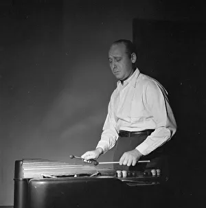 Mr Swing Prints: Portrait of Red Norvo, New York, N.Y.(?), ca. Feb. 1947. Creator: William Paul Gottlieb