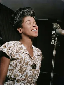 Bill Gottlieb Prints: Portrait of Sarah Vaughan, Cafe Society (Downtown)