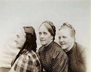 Images Dated 19th November 2009: Portrait of three women, Russia, 1890s