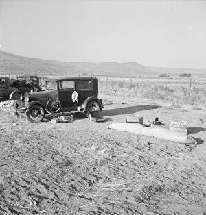 Cookery Collection: Potato workers camp, no tents, waiting for... Outskirts of Merrill, Klamath County, Oregon, 1939