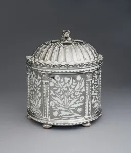 Potpourri Jar, Staffordshire, 1810/20. Creator: Staffordshire Potteries Potpourri Jar, Staffordshire, 1810/20. Creator: Staffordshire Potteries