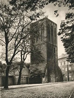 Deutschland Prints: Prenzlau - Schwedt Gate Tower, 1931. Artist: Kurt Hielscher
