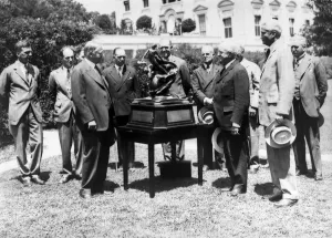 Boffin Prints: President Hoover presents the Collier Trophy, USA, April 10, 1929. Creator: Unknown