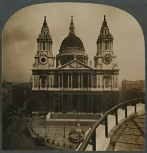 Pauls Cathedral Gallery: The Pride of London, St. Pauls Cathedral, London, England, c1910. Creator: Unknown