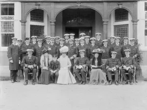 Princess Victoria Collection: The Prince and Princess of Wales at the Royal Naval College, Osborne, Isle of Wight, 1908