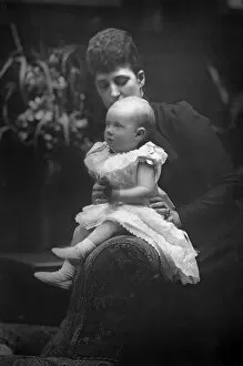 Images Dated 15th October 2007: Princess Louise (1867-1931) with her daughter Princess Alexandra (1891-1959)
