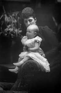 Duchess Prints: Princess Louise (1867-1931) with her daughter Princess Alexandra (1891-1959)
