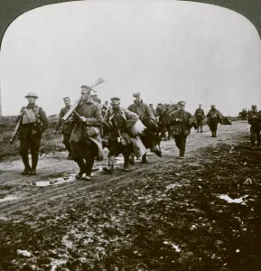 Images Dated 9th April 2009: Prussians captured by Old Contemptibles in the advance at Pozieres, World War I