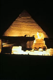Pyramid Gallery: Pyramid of Khafre and the Great Sphinx at night, Gizeh, Egypt