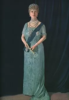 Queen Mary, 1935. Artist: Finlay Colour Ltd