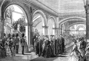 Chancellor Prints: The Queen passing through the lobby of the new building of London University