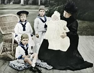 Osborne House Gallery: Queen Victoria with her great-granchildren at Osborne House, Isle of Wight, 1900