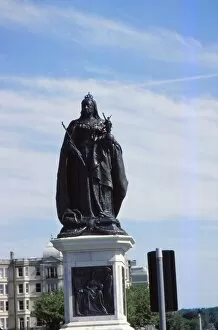 Hove Gallery: Queen Victoria Statue, Hove, Sussex, 20th century. Artist: CM Dixon