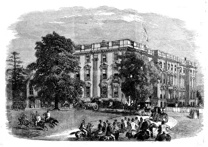 The Queen's Visit to Birmingham - Arrival of Her Majesty at Stoneleigh Abbey, 1858. Creator: Unknown