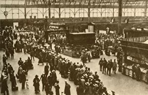 Images Dated 9th April 2019: A Queue of Holiday-Makers Waiting for Trains at Waterloo Station, London, 1930