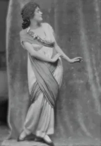 Ray, Adele, Miss, portrait photograph, 1914 July 8. Creator: Arnold Genthe