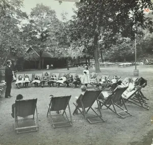 Deck Chair Prints: Reading lesson outside, Bostall Woods Open Air School, London, 1907